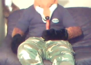 Sex-starved solo fucker is showing off his body